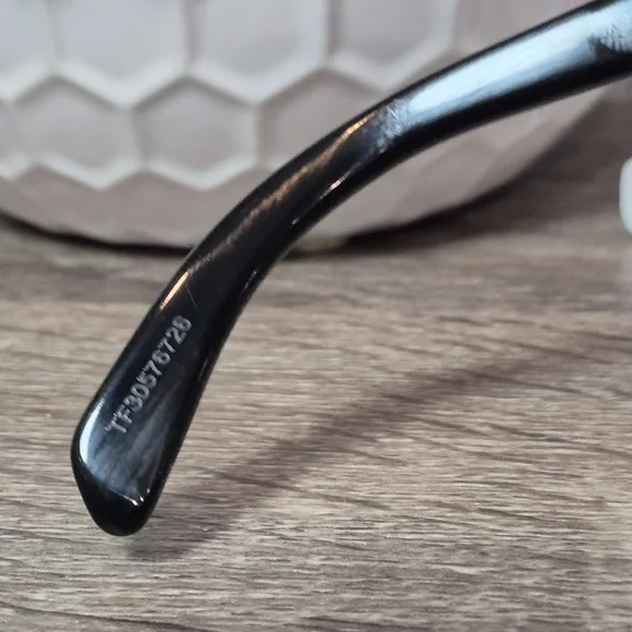 CELINE Sunglasses, Authentic, Stylish Black Sunglasses - Picture 8 of 10